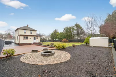 40 E 24th Street, Huntington Station, NY 11746 - Photo 27