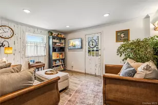 31 Munson Ct, Melville, NY 11747 - Photo 25