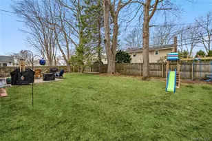 31 Munson Ct, Melville, NY 11747 - Photo 39