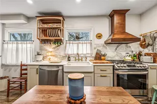 31 Munson Ct, Melville, NY 11747 - Photo 19