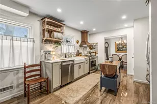 31 Munson Ct, Melville, NY 11747 - Photo 15