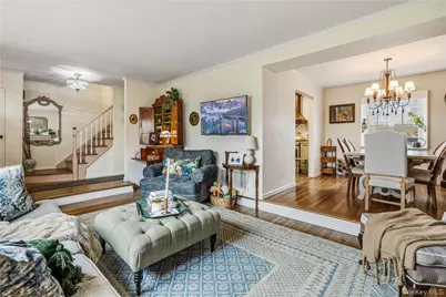 31 Munson Court, Melville, NY 11747 - Photo 9