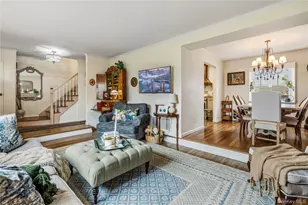 31 Munson Ct, Melville, NY 11747 - Photo 9