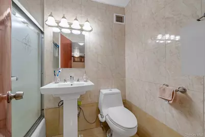 61-20 Grand Central Parkway #A307, Forest Hills, NY 11375 - Photo 11