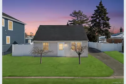 1333 5th Avenue, Bay Shore, NY 11706 - Photo 1