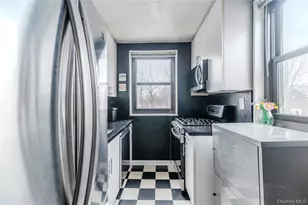 158-22 16th Ave, Whitestone, NY 11357 - Photo 9