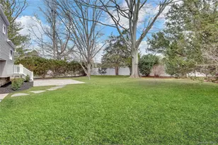 10 Poet Ln, Greenlawn, NY 11740 - Photo 31