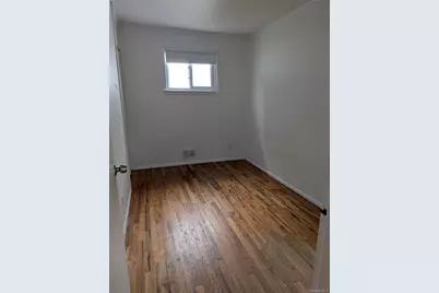 107 Morton Boulevard, Plainview, NY 11803 - Photo 9