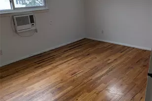 107 Morton Blvd, Plainview, NY 11803 - Photo 7