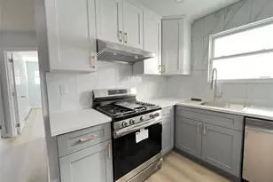 34-22 Brookside St, Little Neck, NY 11363 - Photo 3