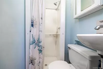 65 Jarvis Place, Lynbrook, NY 11563 - Photo 13