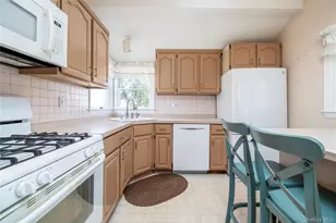 65 Jarvis Pl, Lynbrook, NY 11563 - Photo 11