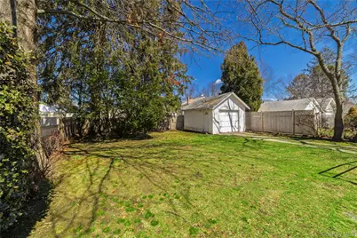 65 Jarvis Place, Lynbrook, NY 11563 - Photo 23