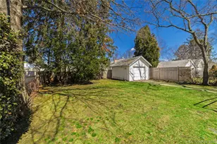 65 Jarvis Pl, Lynbrook, NY 11563 - Photo 23