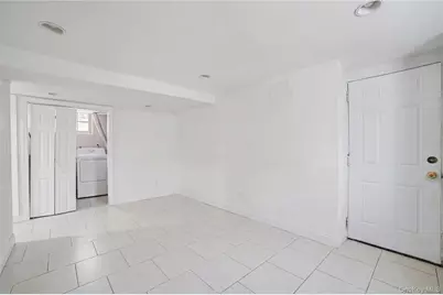 77 Robertson Avenue, White Plains, NY 10606 - Photo 31