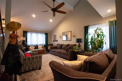 36 Narragansett Avenue, Medford, NY 11763 - Photo 3