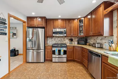 295 Silver Street, West Babylon, NY 11704 - Photo 7