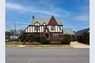 59 Willow Street, Floral Park, NY 11001 - Photo 1