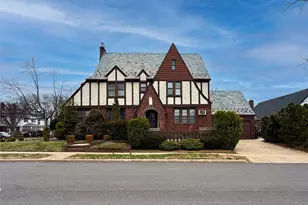 59 Willow St, Floral Park, NY 11001 - Photo 1