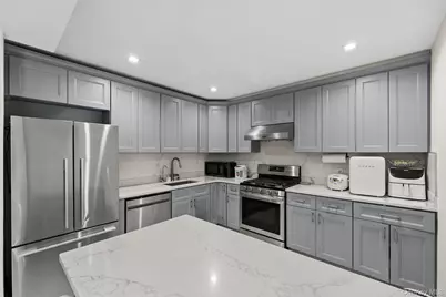 4162 Bowne Street #5A, Flushing, NY 11355 - Photo 3