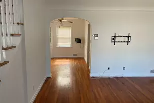 8 Cameron Ln, Valley Stream, NY 11581 - Photo 5