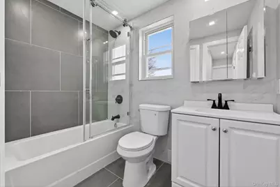 19450 Murdock Avenue, Saint Albans, NY 11412 - Photo 9