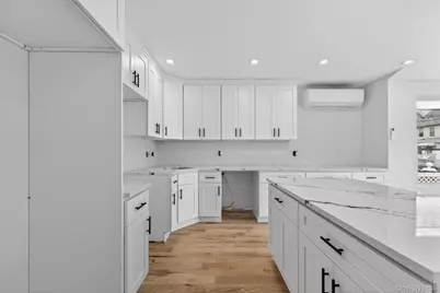 19450 Murdock Avenue, Saint Albans, NY 11412 - Photo 3