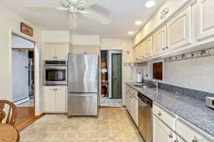 23 Village Ln, Hauppauge, NY 11788 - Photo 9