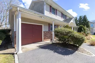23 Village Ln, Hauppauge, NY 11788 - Photo 3