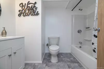 33 Lukens Avenue, Brentwood, NY 11717 - Photo 15