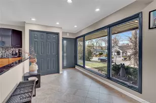 14 Regent Pl, Roslyn, NY 11576 - Photo 3