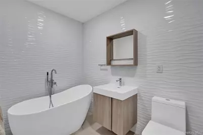 14 Regent Place, Roslyn, NY 11576 - Photo 17