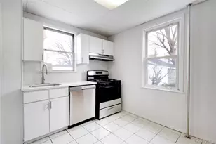 90-31 204th St, Hollis, NY 11423 - Photo 9