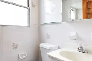 90-31 204th St, Hollis, NY 11423 - Photo 11