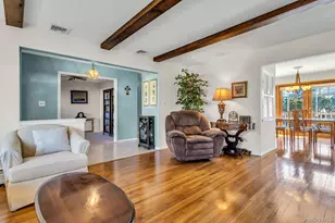 2 Nancy Ct, Glen Cove, NY 11542 - Photo 9