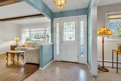 2 Nancy Court, Glen Cove, NY 11542 - Photo 5