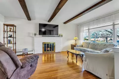 2 Nancy Court, Glen Cove, NY 11542 - Photo 7