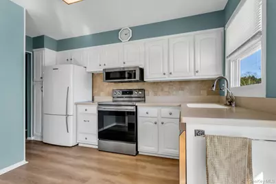 2 Nancy Court, Glen Cove, NY 11542 - Photo 15