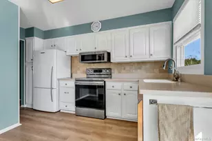 2 Nancy Ct, Glen Cove, NY 11542 - Photo 15