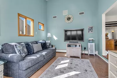 2 Nancy Court, Glen Cove, NY 11542 - Photo 17