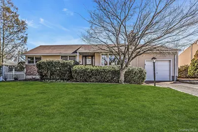 2 Nancy Court, Glen Cove, NY 11542 - Photo 1