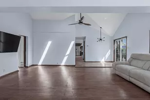 2 Hyannis Ct, East Rockaway, NY 11518 - Photo 3