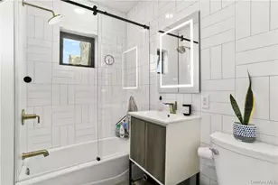 81 Rochelle St, Bronx, NY 10464 - Photo 11