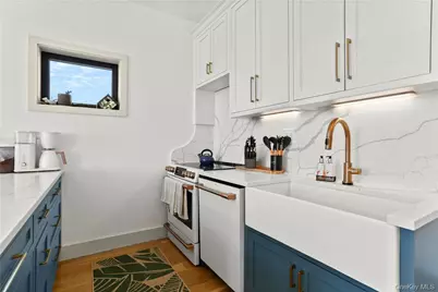 81 Rochelle Street, Bronx, NY 10464 - Photo 9