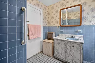 35-12 Utopia Pkwy, Flushing, NY 11358 - Photo 21