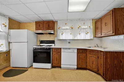 3512 Utopia Parkway, Flushing, NY 11358 - Photo 11