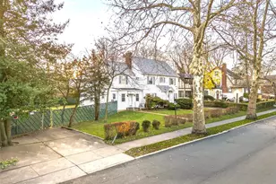 43-24 Morgan St, Little Neck, NY 11363 - Photo 43