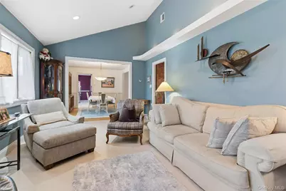 65 Drohan Street, Huntington, NY 11743 - Photo 17