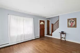 7 Hazelwood Pl, Huntington, NY 11743 - Photo 3