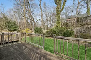 7 Hazelwood Pl, Huntington, NY 11743 - Photo 25